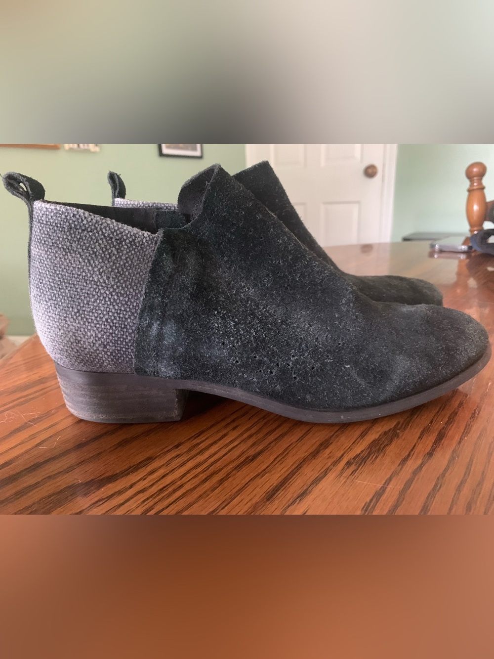 TOMS Deia ankle boots size 8.5